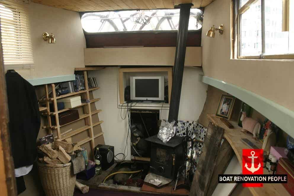 Petes - House Boat - Cabin and Stove