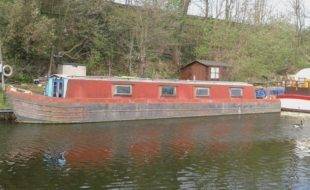 Side shot of a springer narrow boat from 1976